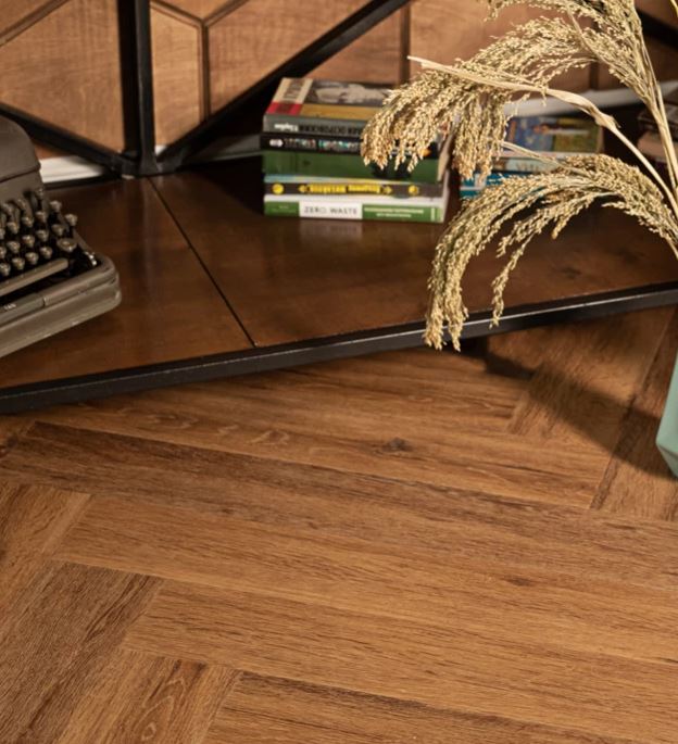 Плитка ПВХ Vinilam Parquet Herringbone Паркет Де Вилль  GD11210  762х152,4х2,5  (2,79 м2/уп)